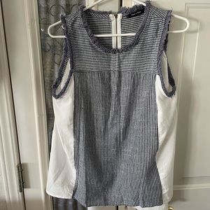 Doe & Rae Size large top in excellent used condition.